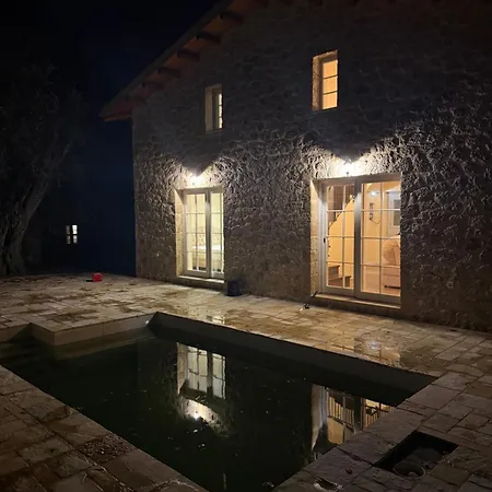 Newly Built Stone With Private Swimming Pools And Gardens - The Four Counts