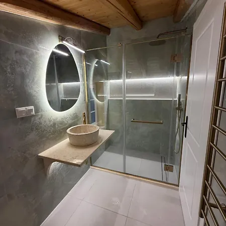 Newly Built Stone With Private Swimming Pools And Gardens - The Four Counts