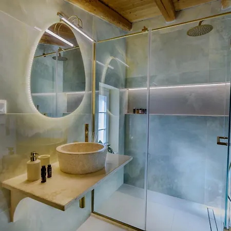 Newly Built Stone With Private Swimming Pools And Gardens - The Four Counts Liapades