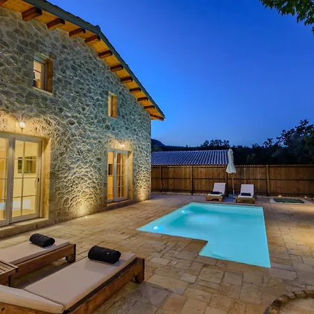 Newly Built Stone With Private Swimming Pools And Gardens - The Four Counts Liapades