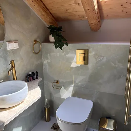 Newly Built Stone With Private Swimming Pools And Gardens - The Four Counts