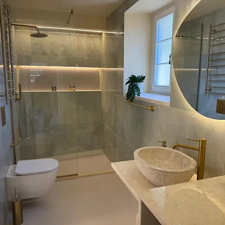 Newly Built Stone With Private Swimming Pools And Gardens - The Four Counts *