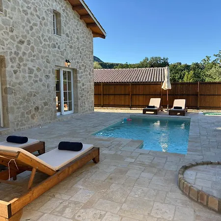 Newly Built Stone With Private Swimming Pools And Gardens - The Four Counts